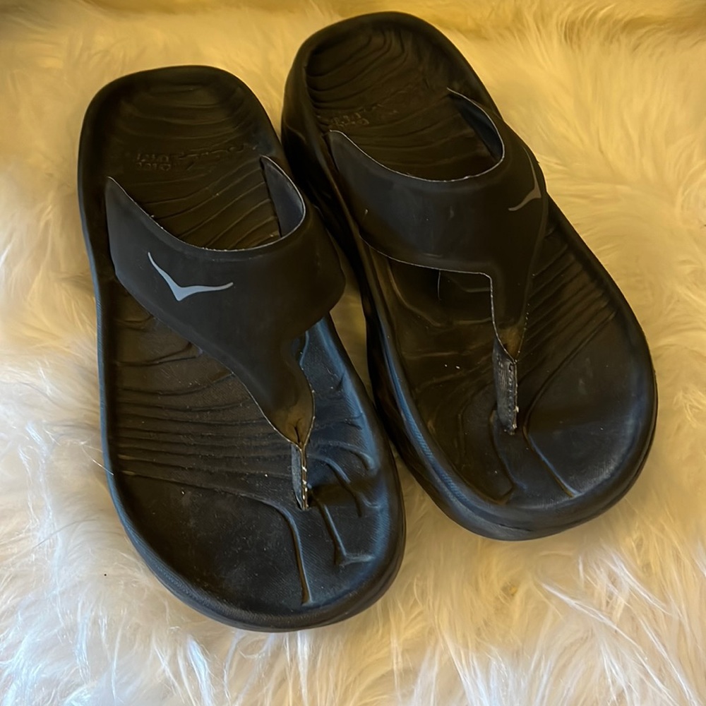 Hold recovery flip flop sandals used